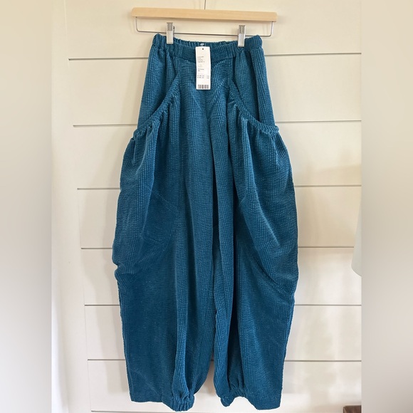 BDG By Urban Outfitters Em Corduroy Pocket Pant NWT - Picture 2 of 4